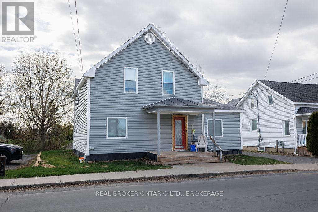 136 Main Street S, North Glengarry, Ontario  K0C 1A0 - Photo 2 - X13088706