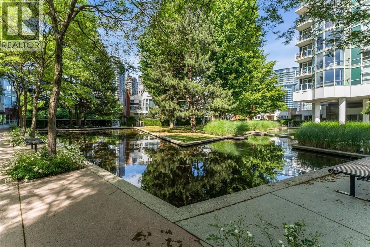 602 193 Aquarius Mews, Vancouver, British Columbia  V6Z 2Z2 - Photo 25 - R3152234
