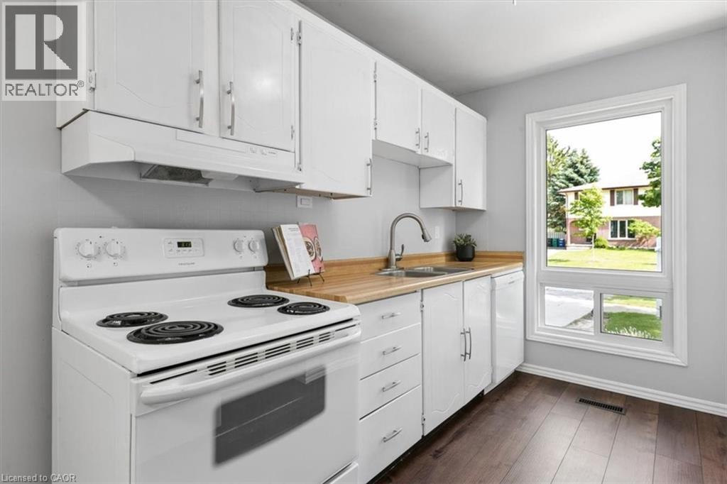 96 Pathfinder Crescent, Kitchener, Ontario  N2P 1S6 - Photo 4 - 40841220