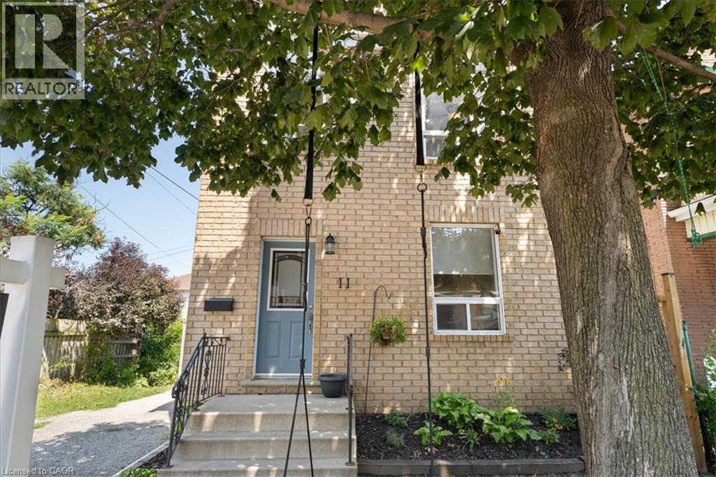 11 Primrose Avenue, Hamilton, Ontario  L8L 2K7 - Photo 2 - 40854608