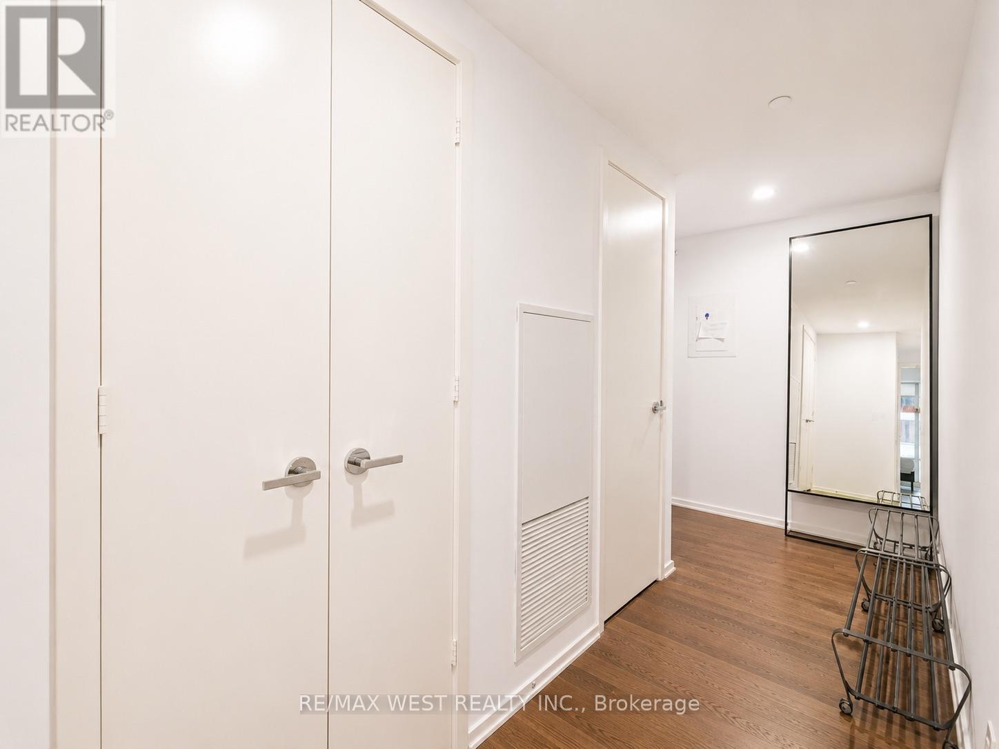 1007 - 1 Bloor Street E, Toronto, Ontario  M4W 0A8 - Photo 18 - C13657148
