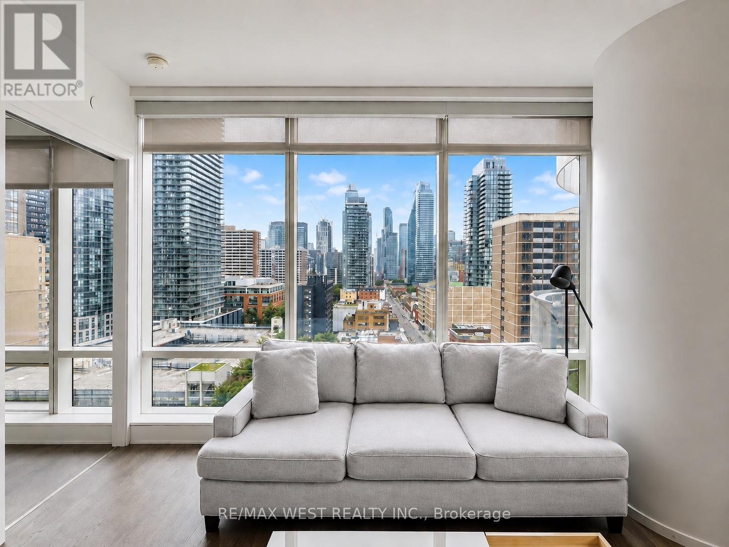 1007 - 1 Bloor Street E, Toronto, Ontario  M4W 0A8 - Photo 7 - C13657148