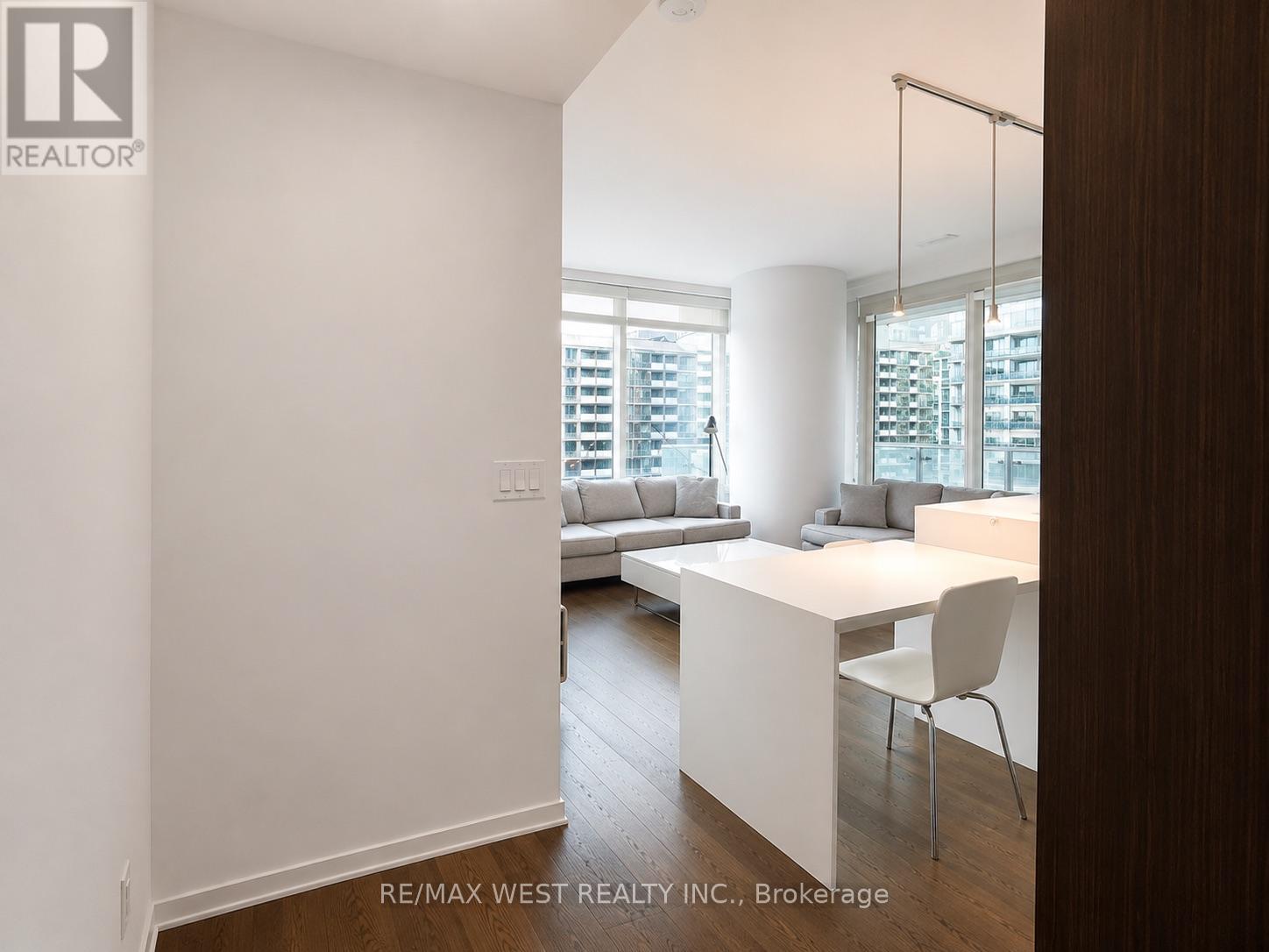 1007 - 1 Bloor Street E, Toronto, Ontario  M4W 0A8 - Photo 8 - C13657148