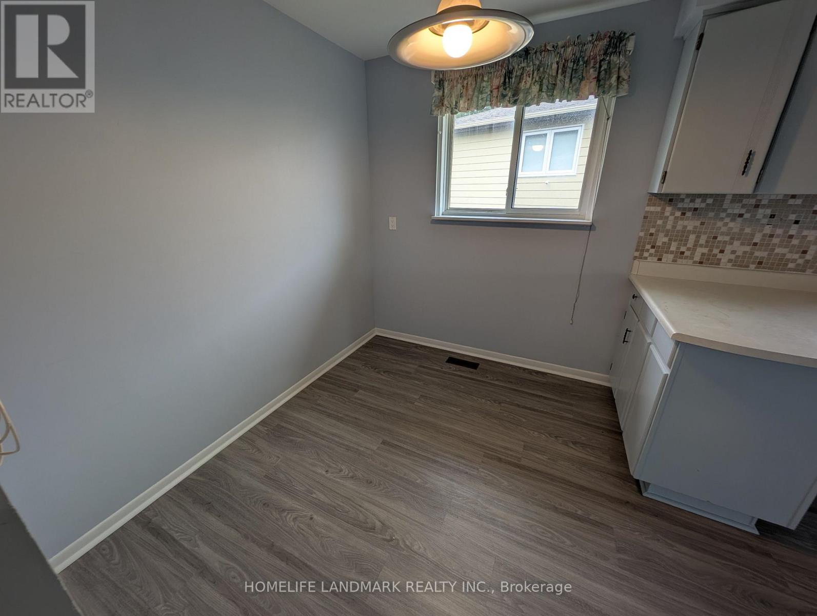 16 Nortonville Drive, Toronto, Ontario  M1T 2G8 - Photo 7 - E13629700