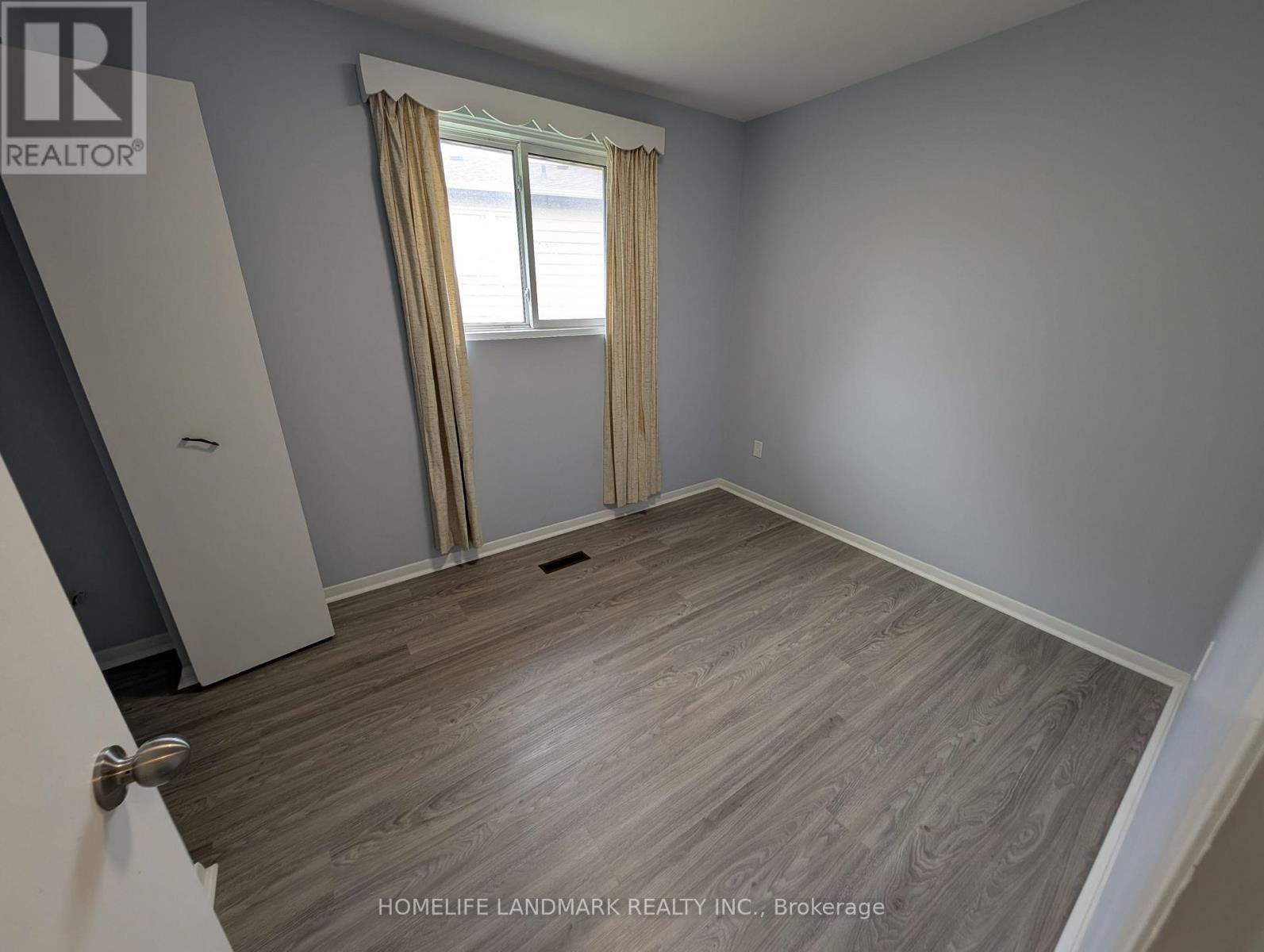 16 Nortonville Drive, Toronto, Ontario  M1T 2G8 - Photo 8 - E13629700