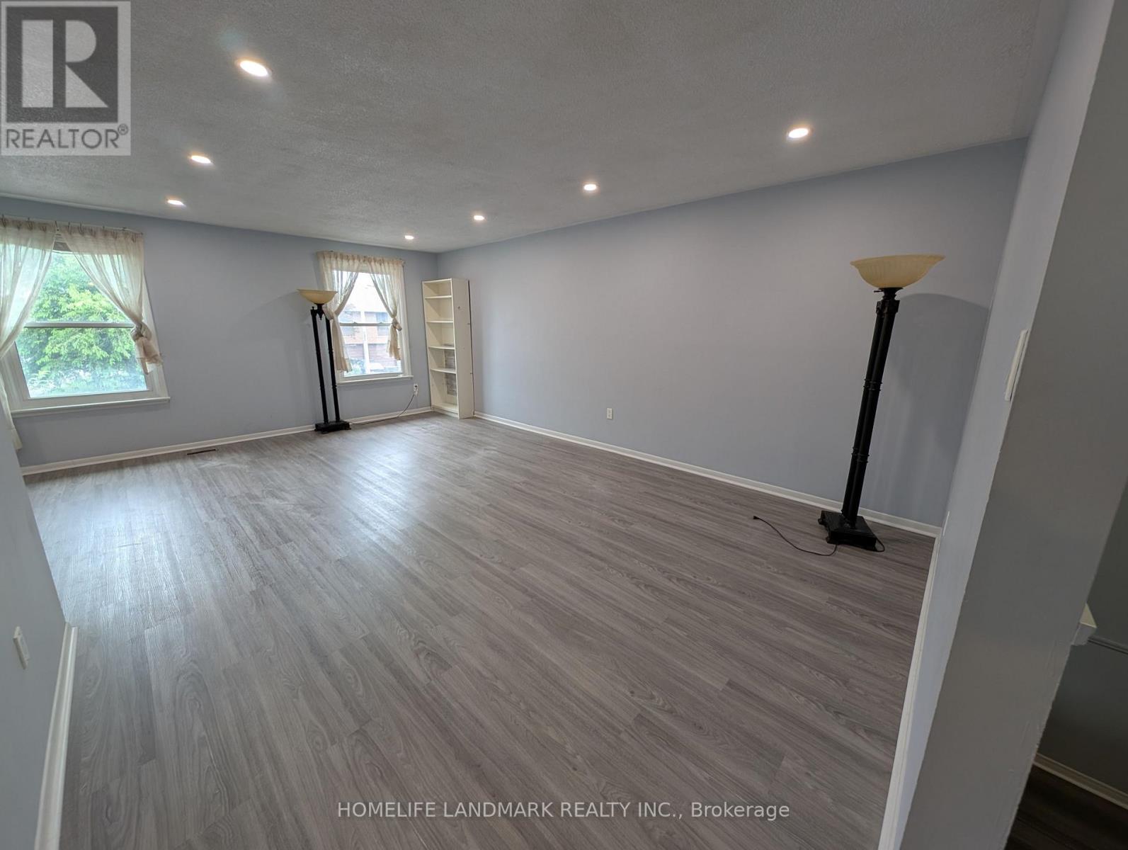 Upper - 16 Nortonville Drive, Toronto, Ontario  M1T 2G8 - Photo 2 - E13629704