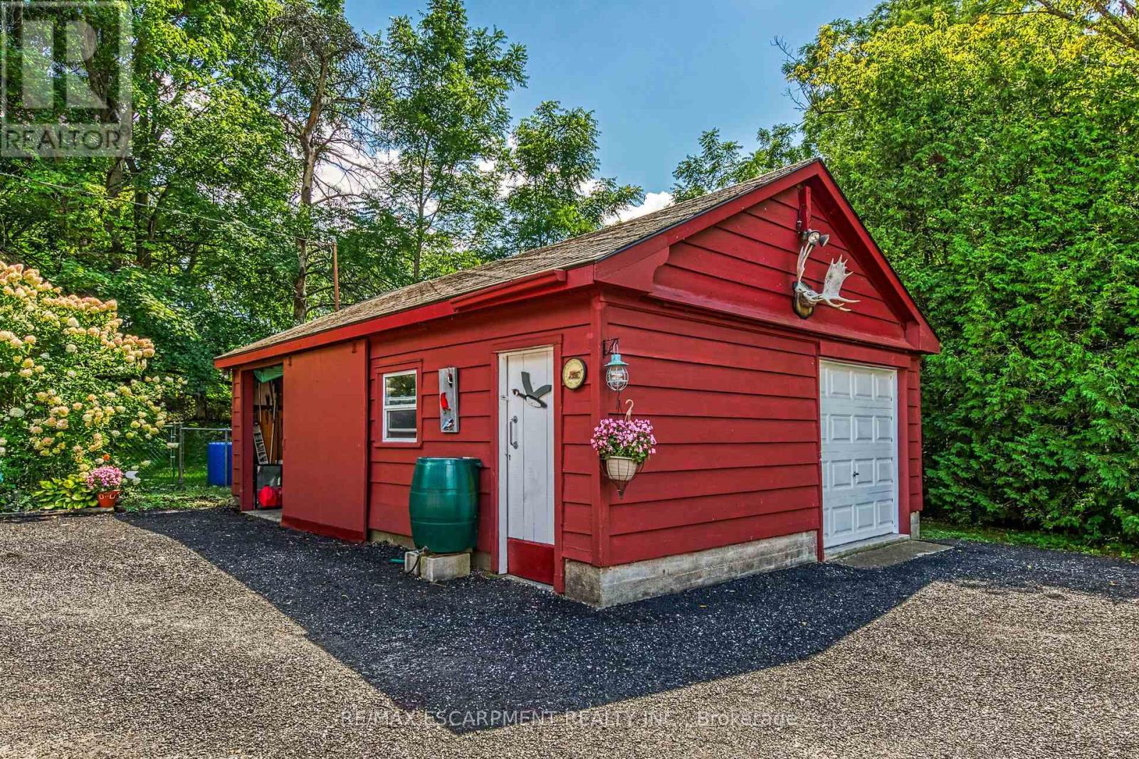 1686 Old Brock Street, Norfolk, Ontario  N0E 1W0 - Photo 40 - X12755762