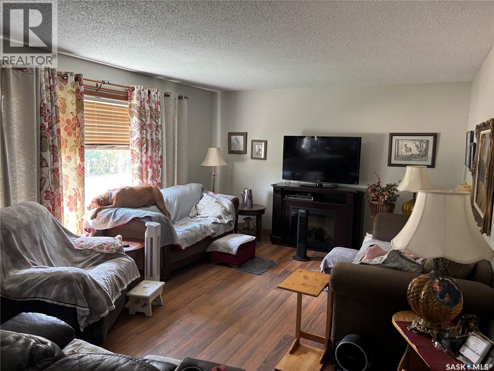 Welsh Acreage, Excelsior Rm No. 166, Saskatchewan  S0H 4J0 - Photo 4 - SK044731