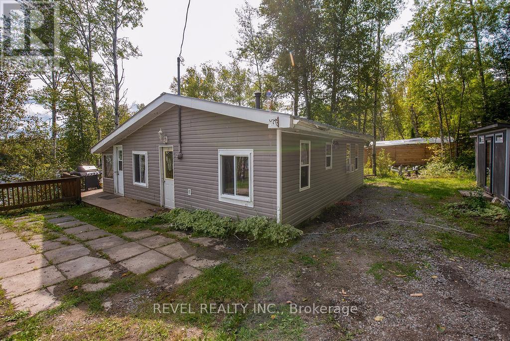 24 South End Access, Smooth Rock Falls, Ontario  P0L 2B0 - Photo 1 - T13657824