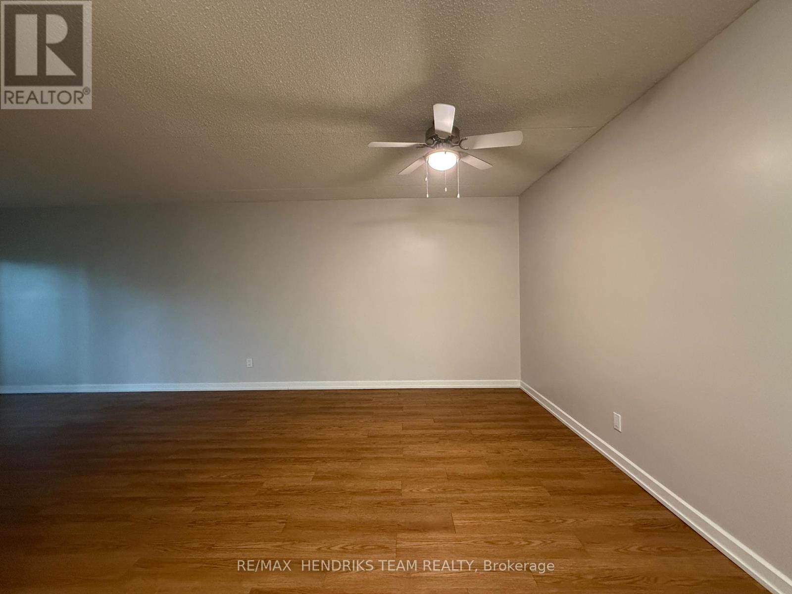 210 - 234 Oakdale Avenue, St. Catharines, Ontario  L2P 2K6 - Photo 3 - X13657776