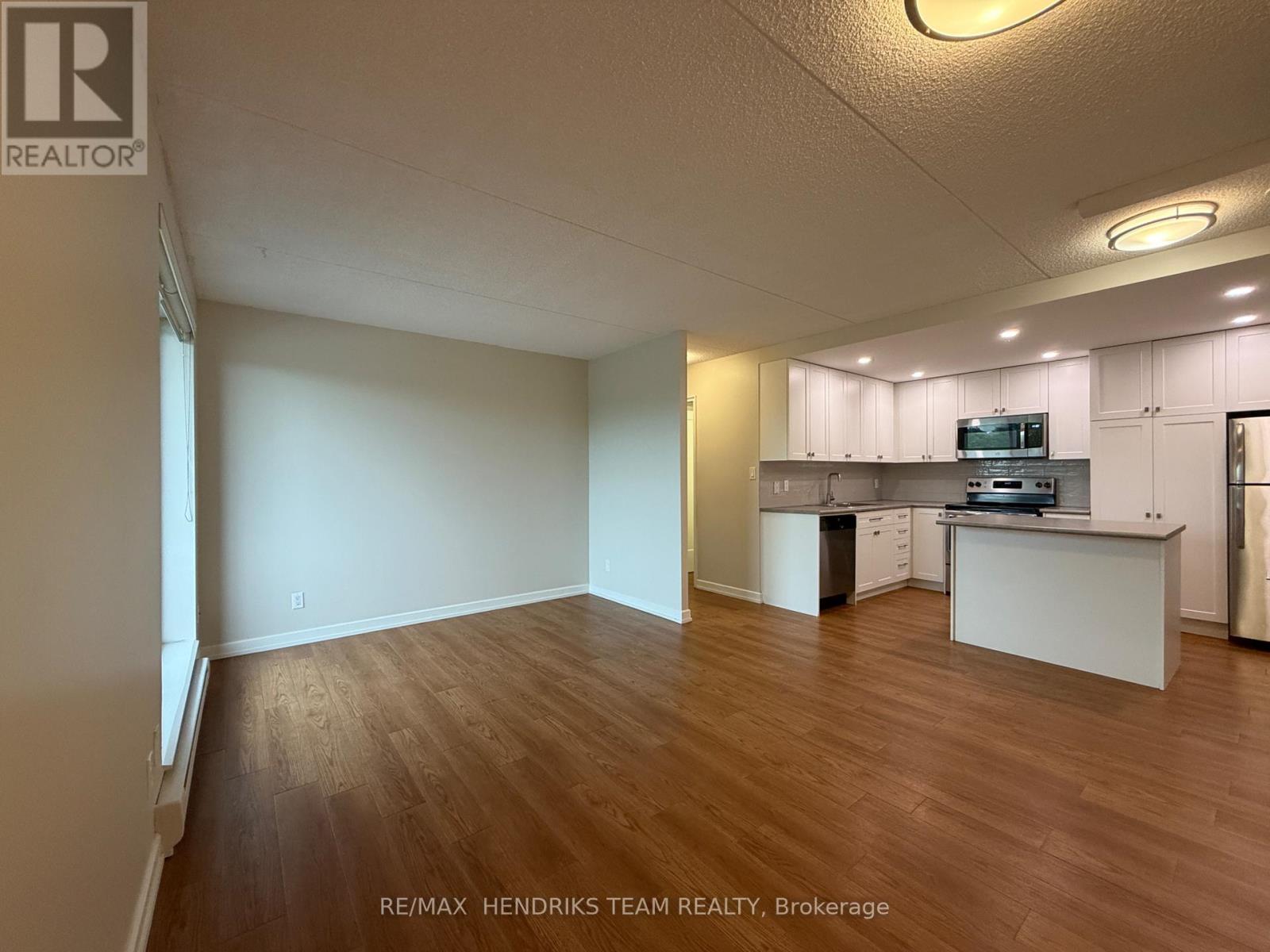 201 - 234 Oakdale Avenue, St. Catharines, Ontario  L2P 2K6 - Photo 5 - X13657820