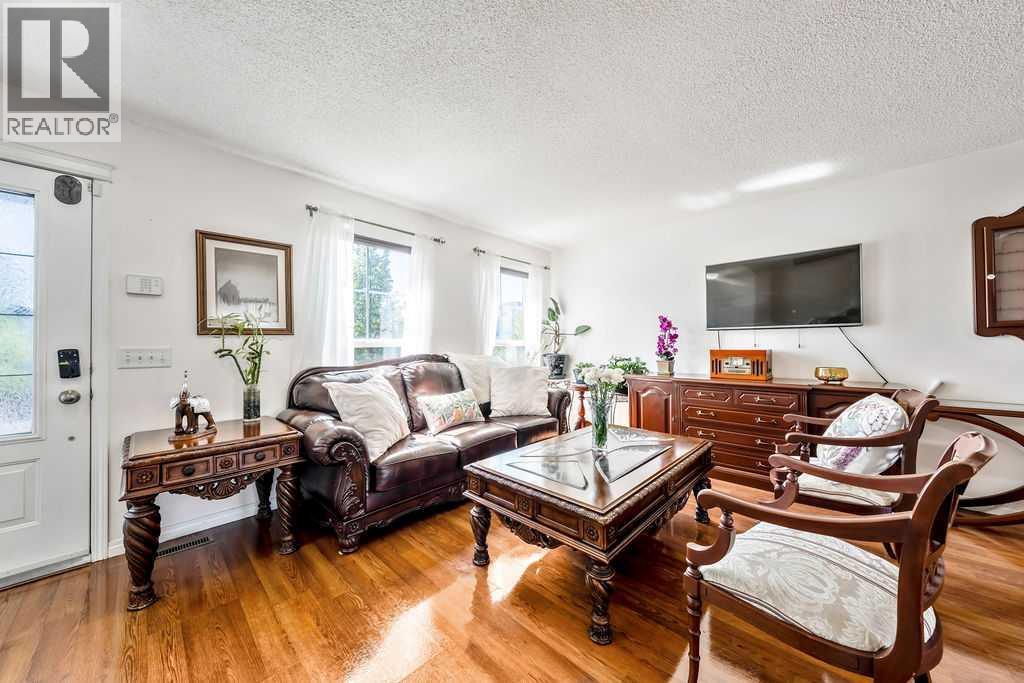455 Prestwick Circle SE, Calgary, Alberta  T2Z 4P6 - Photo 8 - A2334763