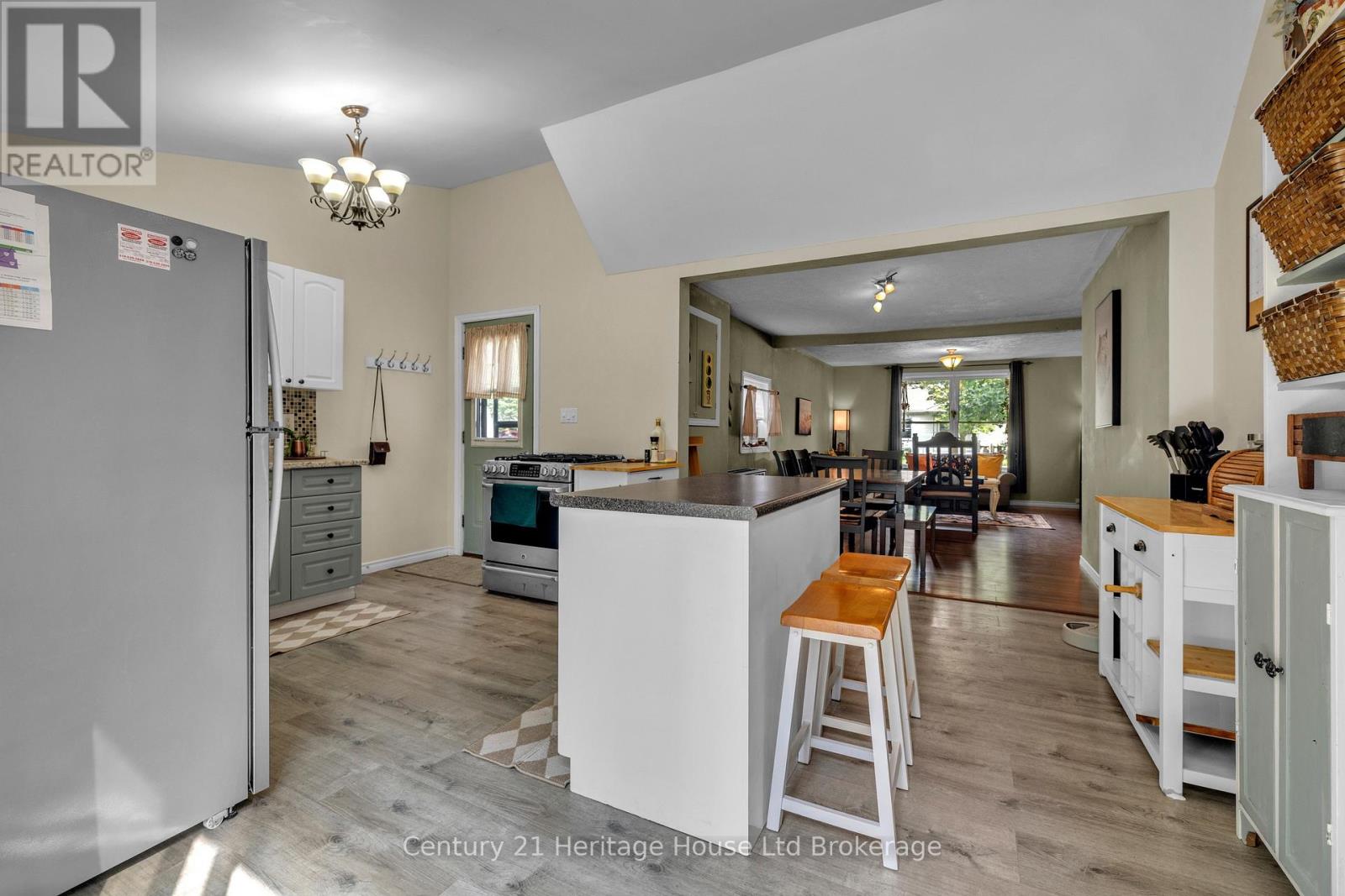 674 Hayball Street, Woodstock, Ontario  N4S 4Z4 - Photo 6 - X13657836