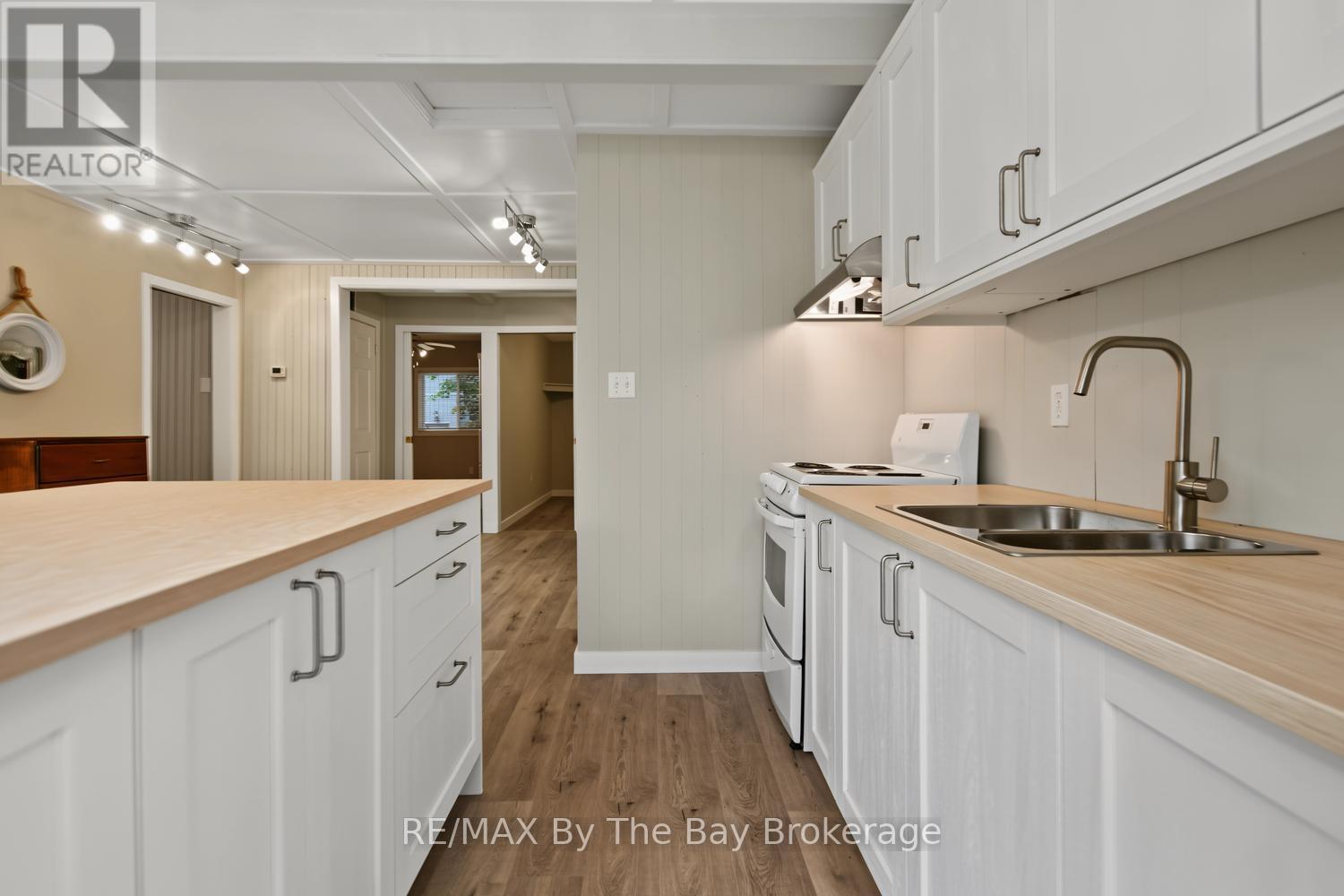 50 Balsam Street, Tiny, Ontario  L0L 1P1 - Photo 8 - S13657848