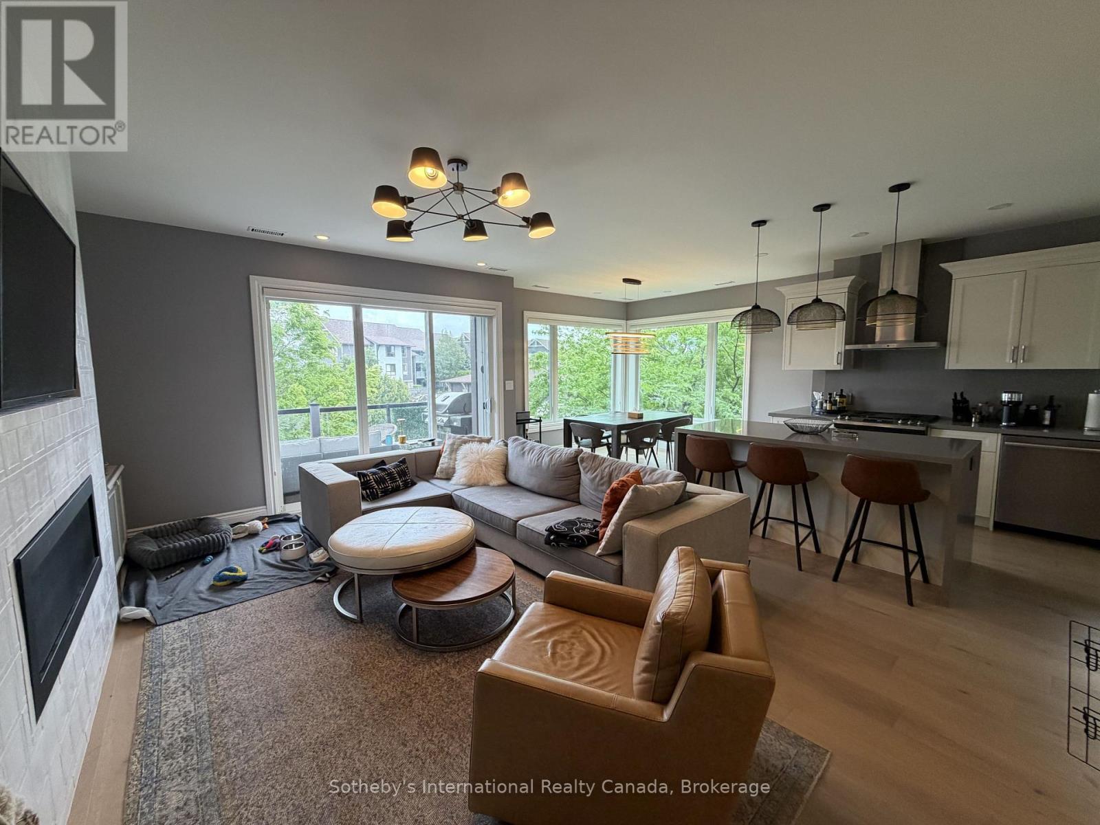 658 Johnston Park Avenue, Collingwood, Ontario  L9Y 5C7 - Photo 2 - S13657888