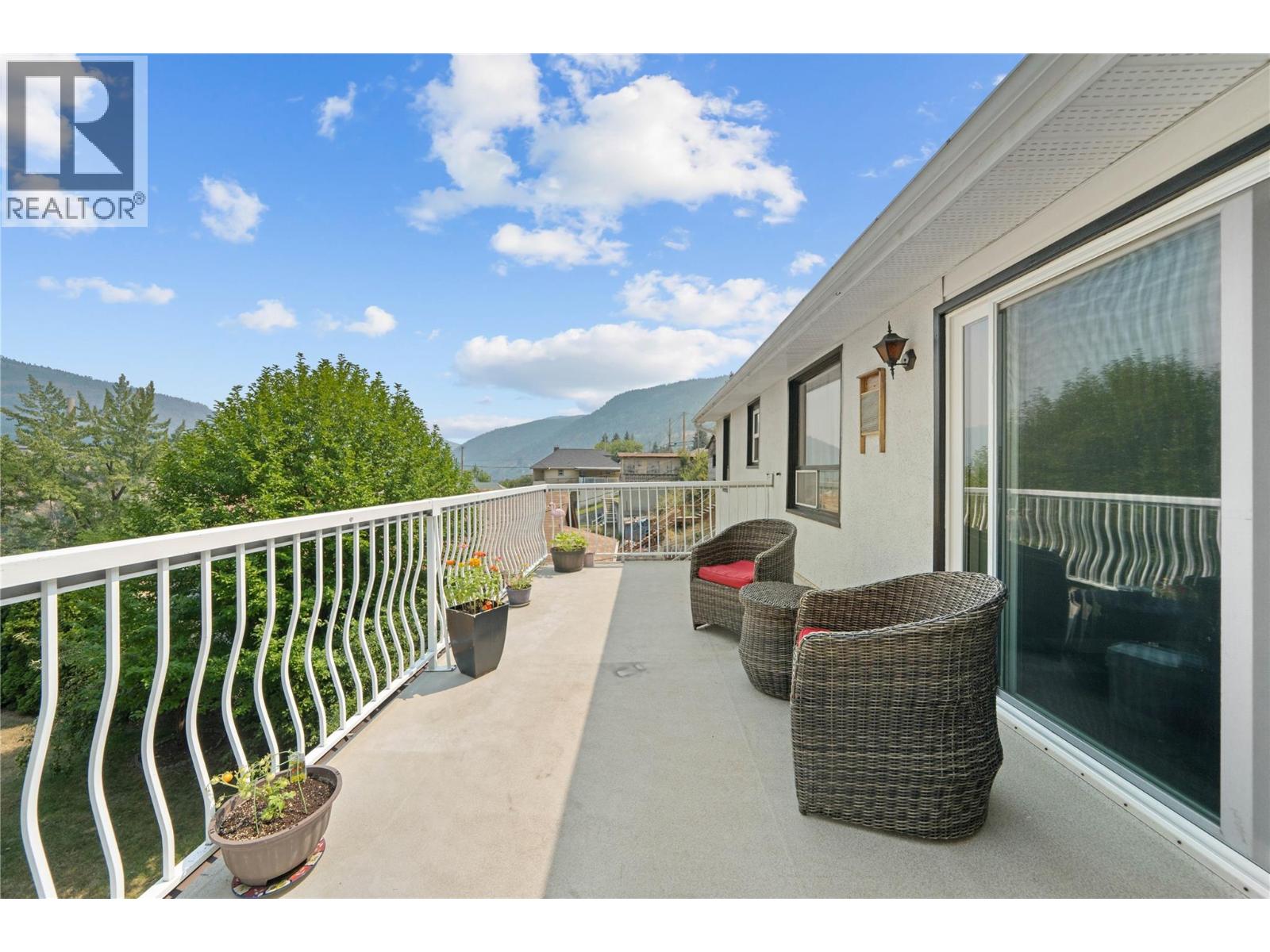 597 Binns Street, Trail, British Columbia  V1R 3L3 - Photo 11 - 10397271