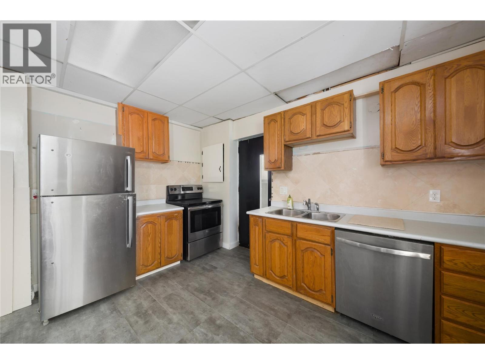 597 Binns Street, Trail, British Columbia  V1R 3L3 - Photo 22 - 10397271