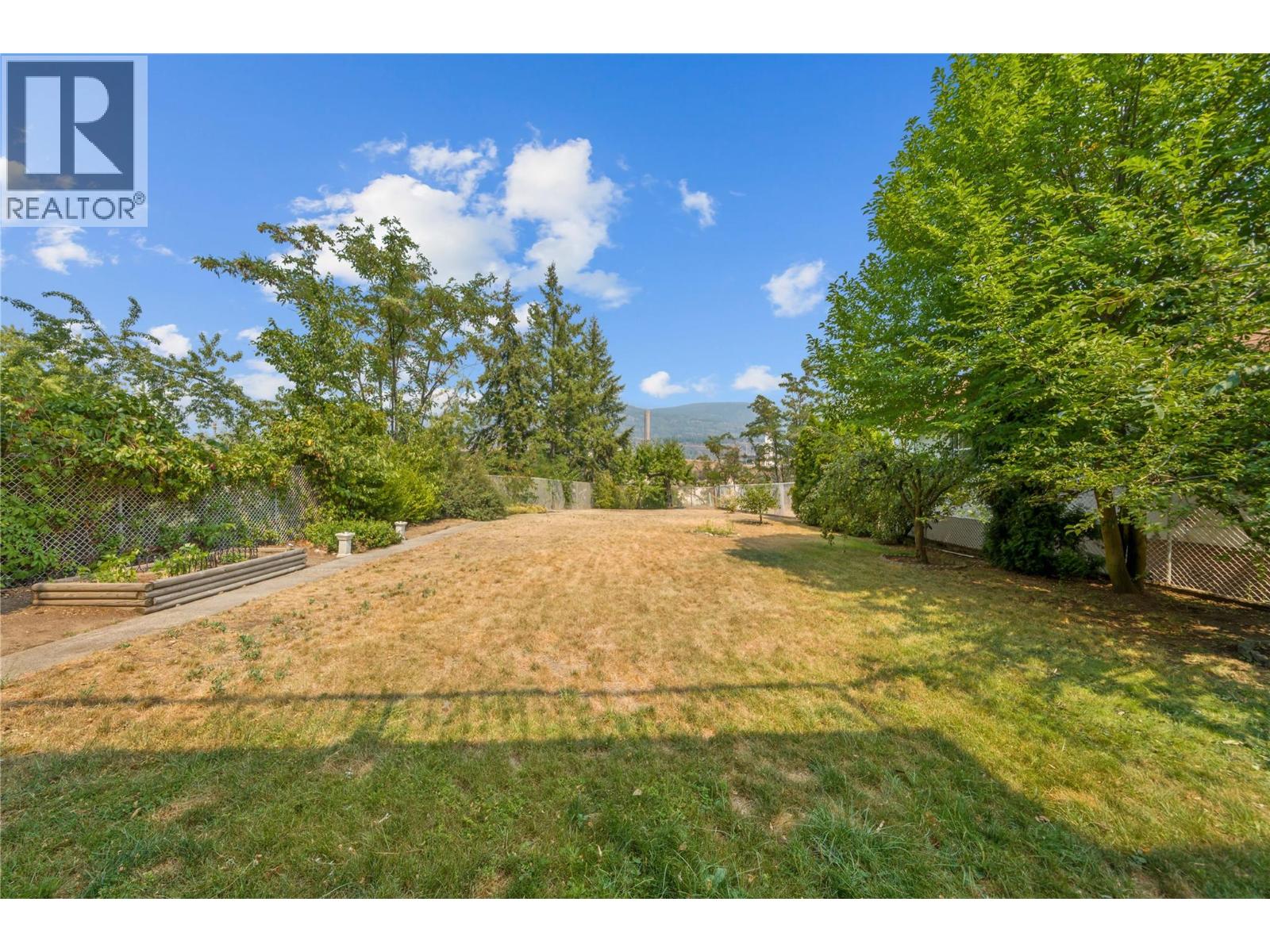 597 Binns Street, Trail, British Columbia  V1R 3L3 - Photo 37 - 10397271