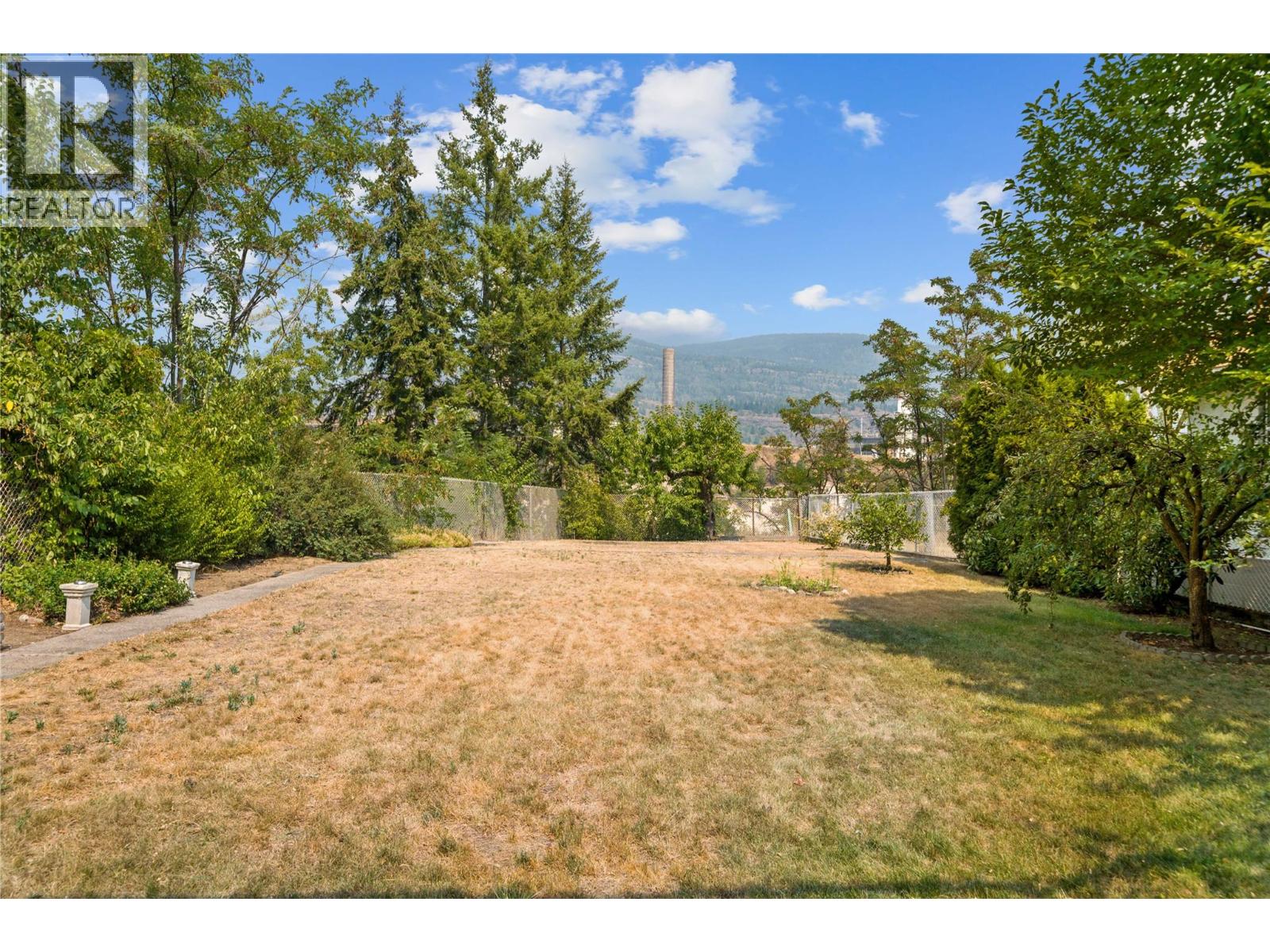 597 Binns Street, Trail, British Columbia  V1R 3L3 - Photo 38 - 10397271