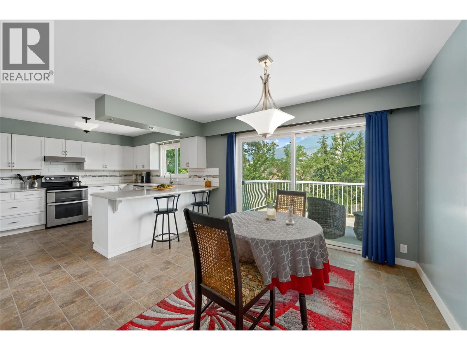 597 Binns Street, Trail, British Columbia  V1R 3L3 - Photo 6 - 10397271