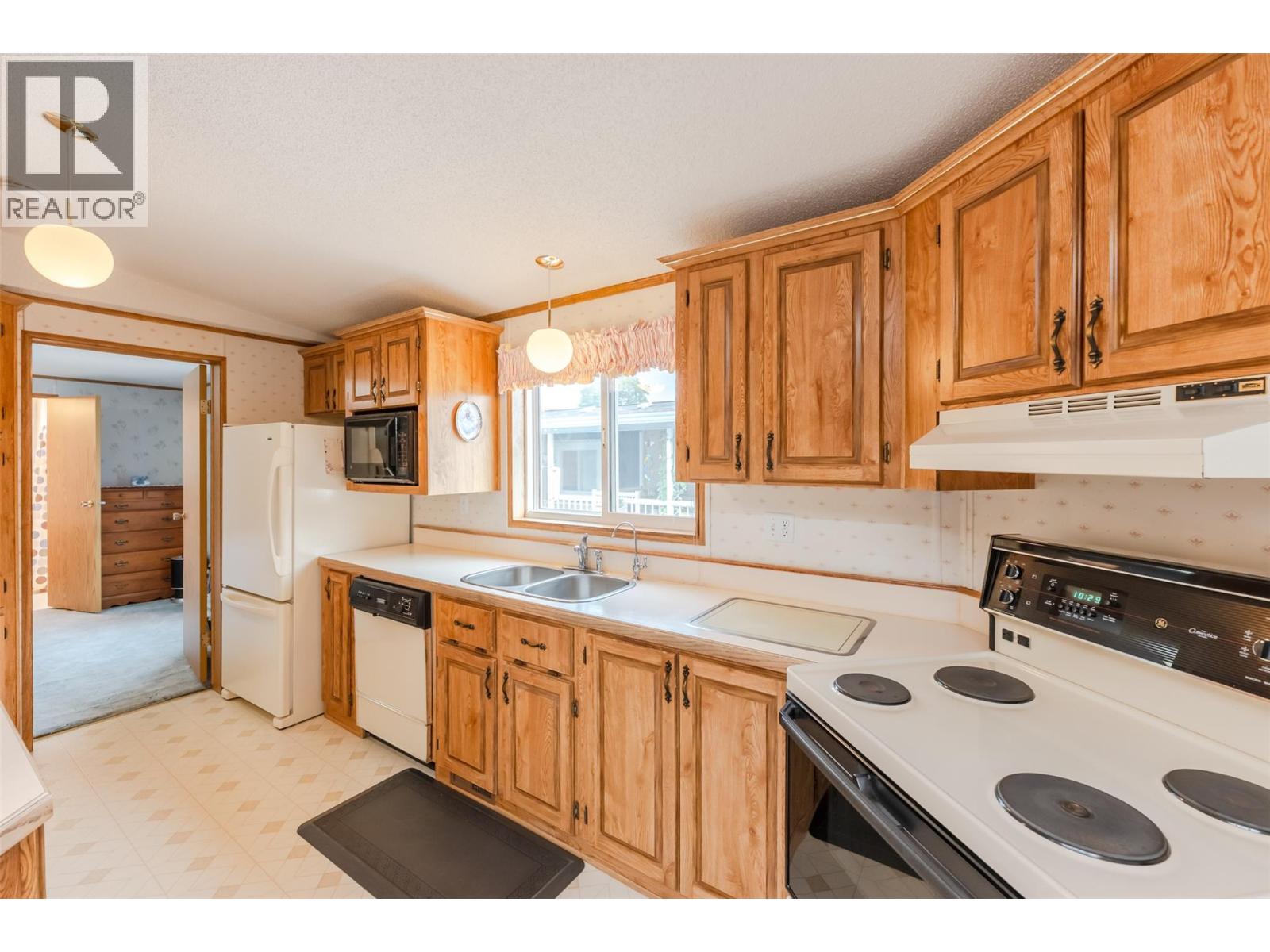 6778 Tucelnuit Drive Unit# 34, Oliver, British Columbia  V0H 1T3 - Photo 5 - 10397213