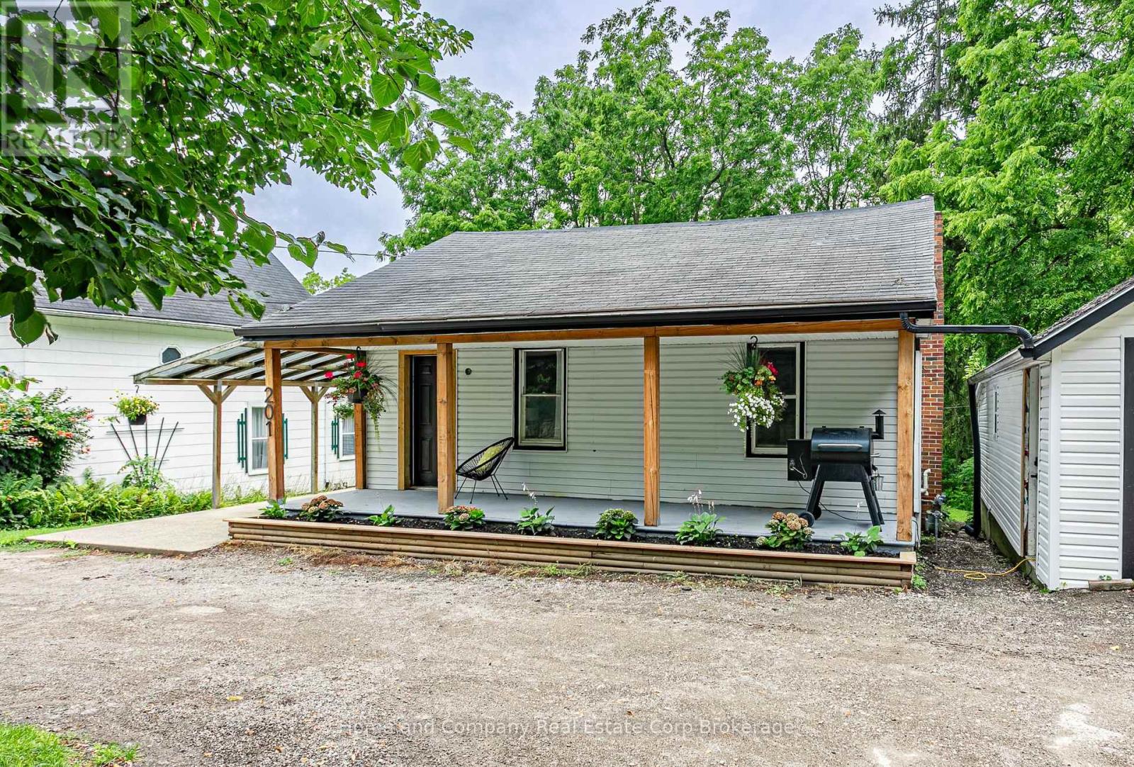 201 John Street, Ingersoll, Ontario  N5C 3G1 - Photo 2 - X13657876