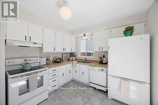 671 Greenbriar Drive, Oshawa, Ontario  L1G 7J5 - Photo 14 - E13657882