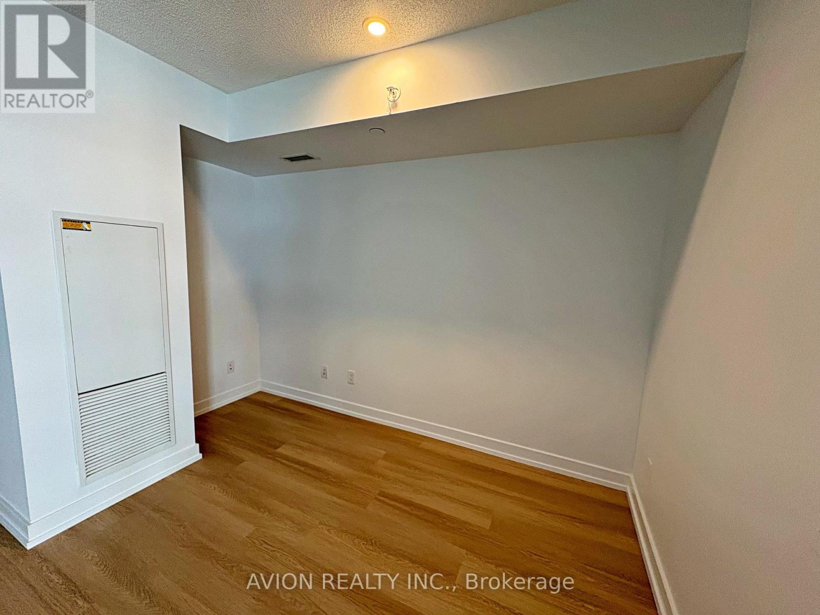1609 - 19 Bathurst Street, Toronto, Ontario  M6A 2E1 - Photo 10 - C13657814