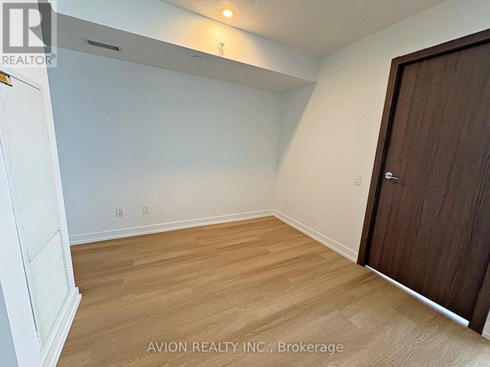 1609 - 19 Bathurst Street, Toronto, Ontario  M6A 2E1 - Photo 11 - C13657814