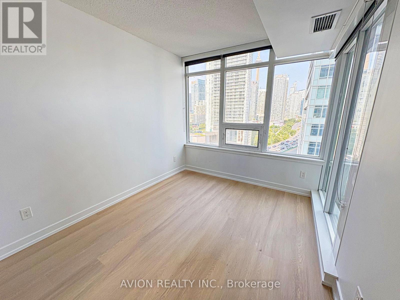 1609 - 19 Bathurst Street, Toronto, Ontario  M6A 2E1 - Photo 9 - C13657814