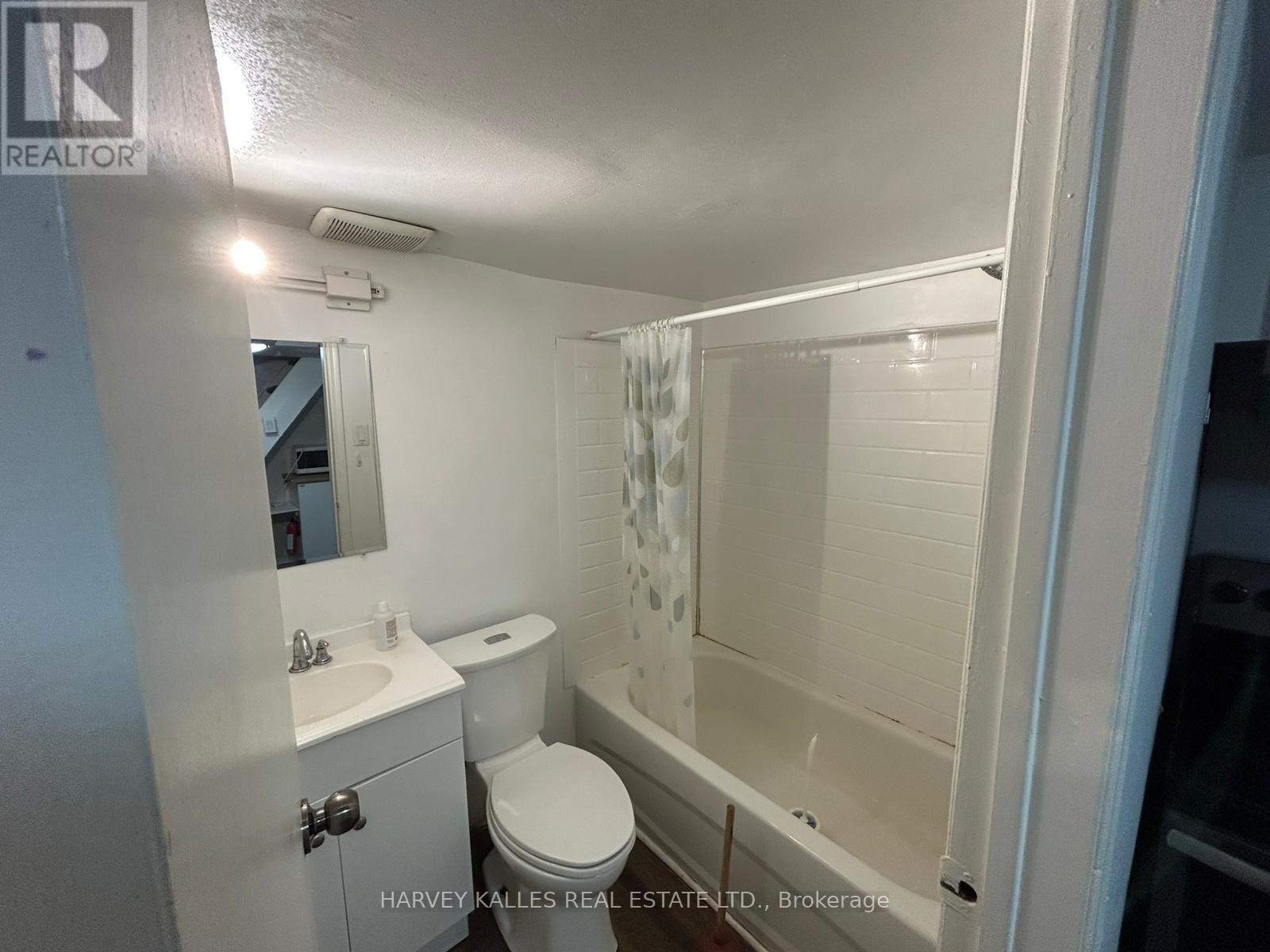 3 - 1098 Bathurst Street, Toronto, Ontario  M5R 3G9 - Photo 7 - C13657870