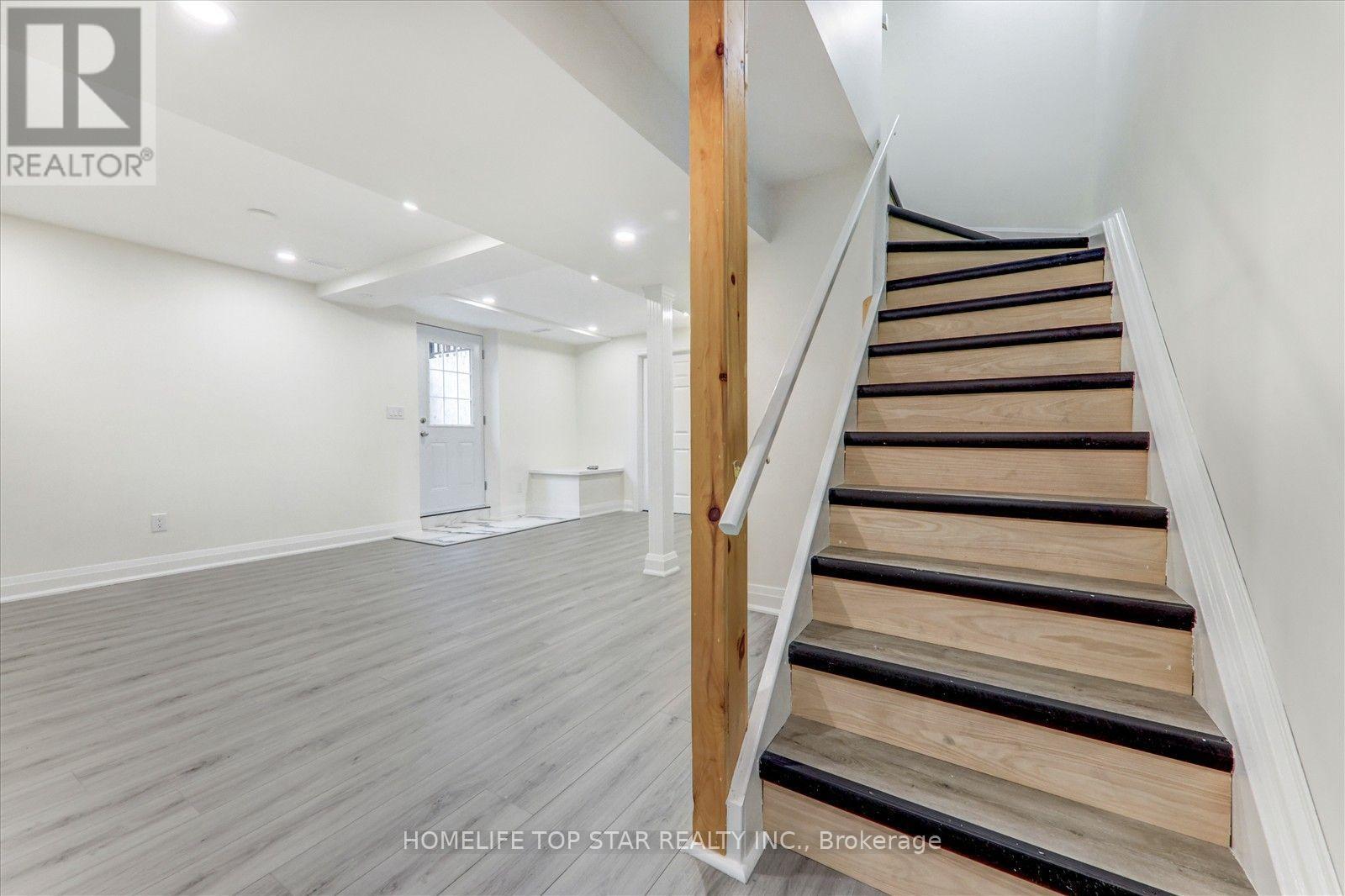 28 Willowbrook Drive, Whitby, Ontario  L1R 1S7 - Photo 11 - E13657810