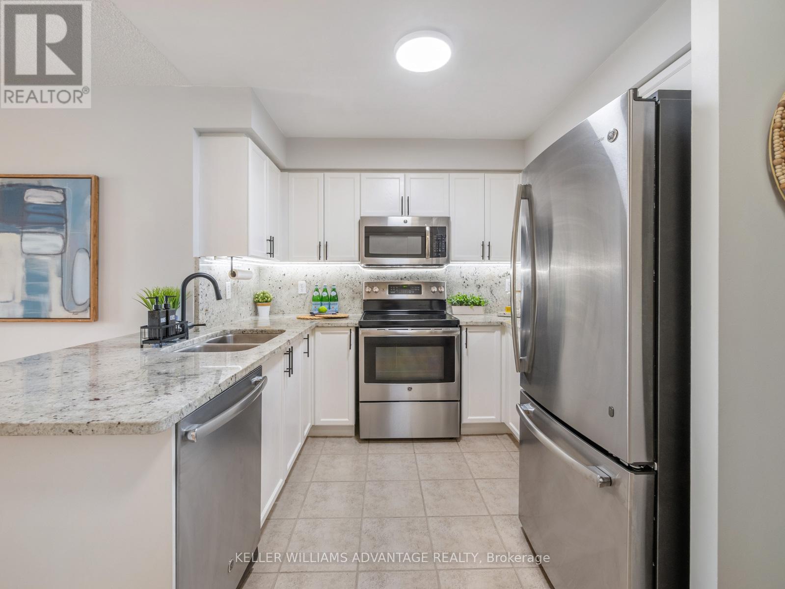 424 - 1733 Queen Street E, Toronto, Ontario  M4L 6S9 - Photo 5 - E13657868