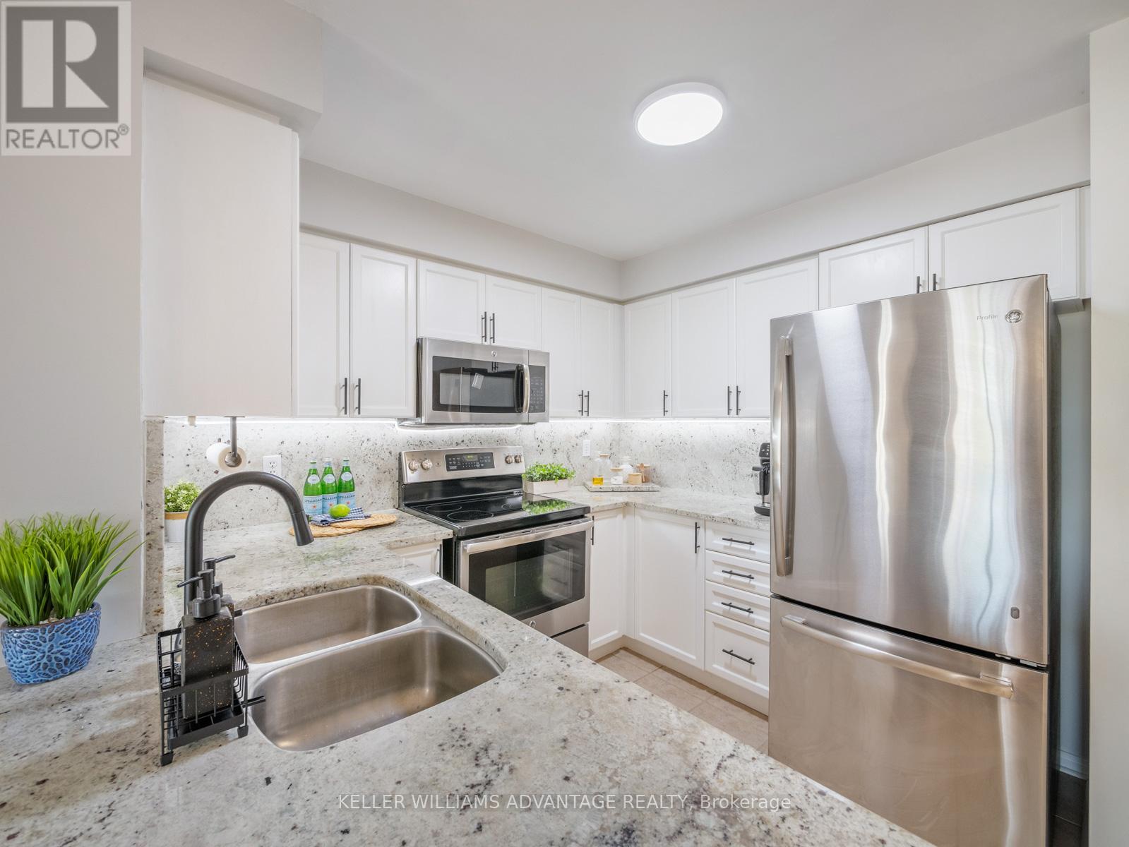 424 - 1733 Queen Street E, Toronto, Ontario  M4L 6S9 - Photo 8 - E13657868