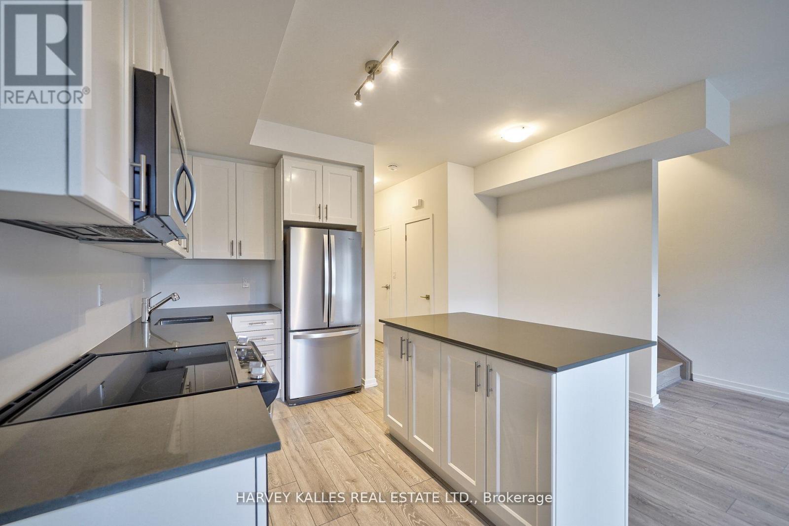 21 - 17 Lytham Green Circle, Newmarket, Ontario L3Y 0H4 - Photo 11 - N13657774