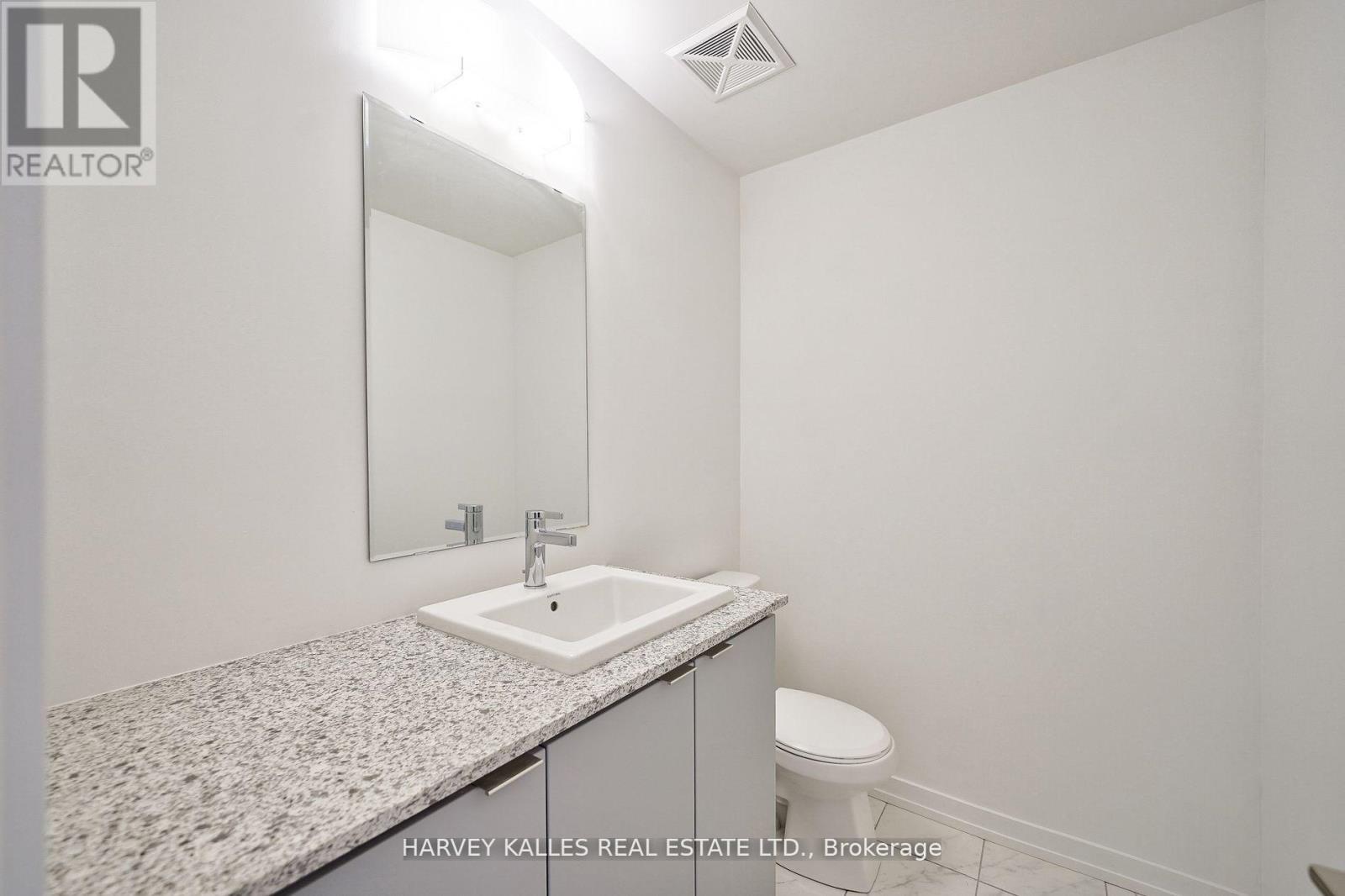 21 - 17 Lytham Green Circle, Newmarket, Ontario L3Y 0H4 - Photo 5 - N13657774