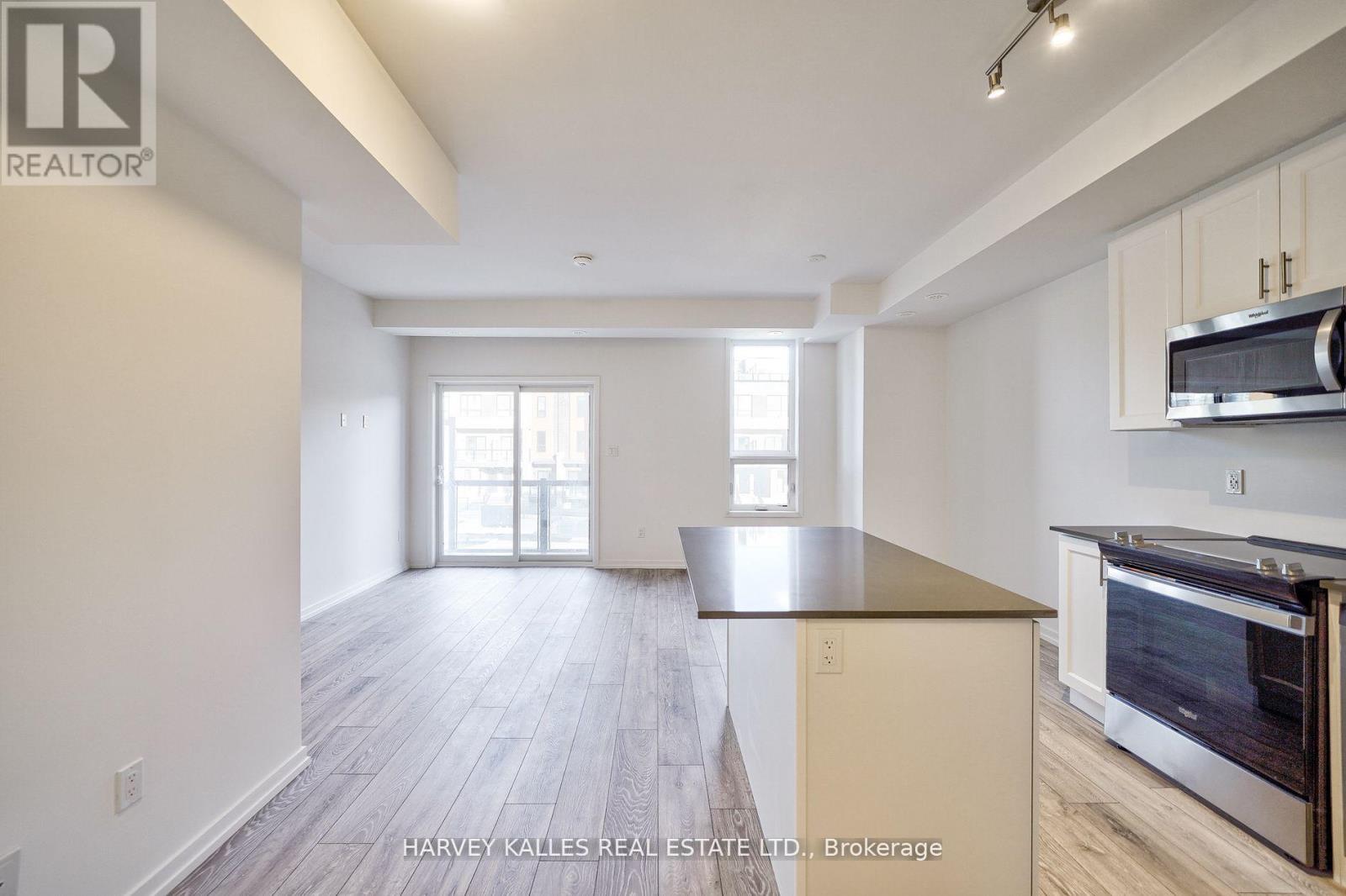 21 - 17 Lytham Green Circle, Newmarket, Ontario L3Y 0H4 - Photo 6 - N13657774