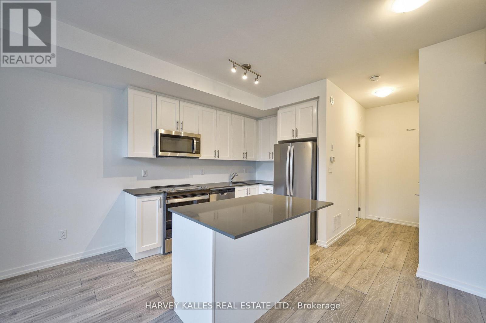 21 - 17 Lytham Green Circle, Newmarket, Ontario L3Y 0H4 - Photo 9 - N13657774