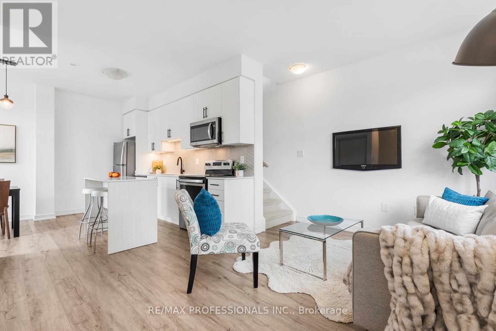 1 Lochlin Street, Vaughan, Ontario  L4L 0M1 - Photo 2 - N13657788