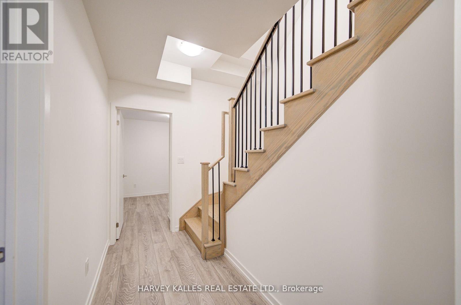 28 - 18 Lytham Green Circle, Newmarket, Ontario L3Y 0H4 - Photo 18 - N13657794