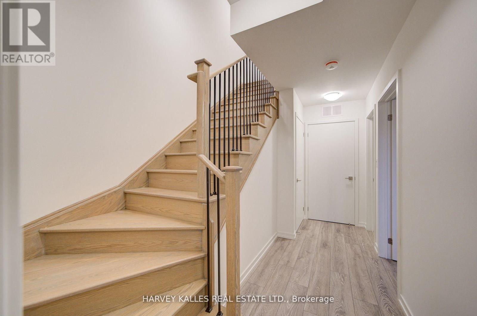 28 - 18 Lytham Green Circle, Newmarket, Ontario L3Y 0H4 - Photo 19 - N13657794