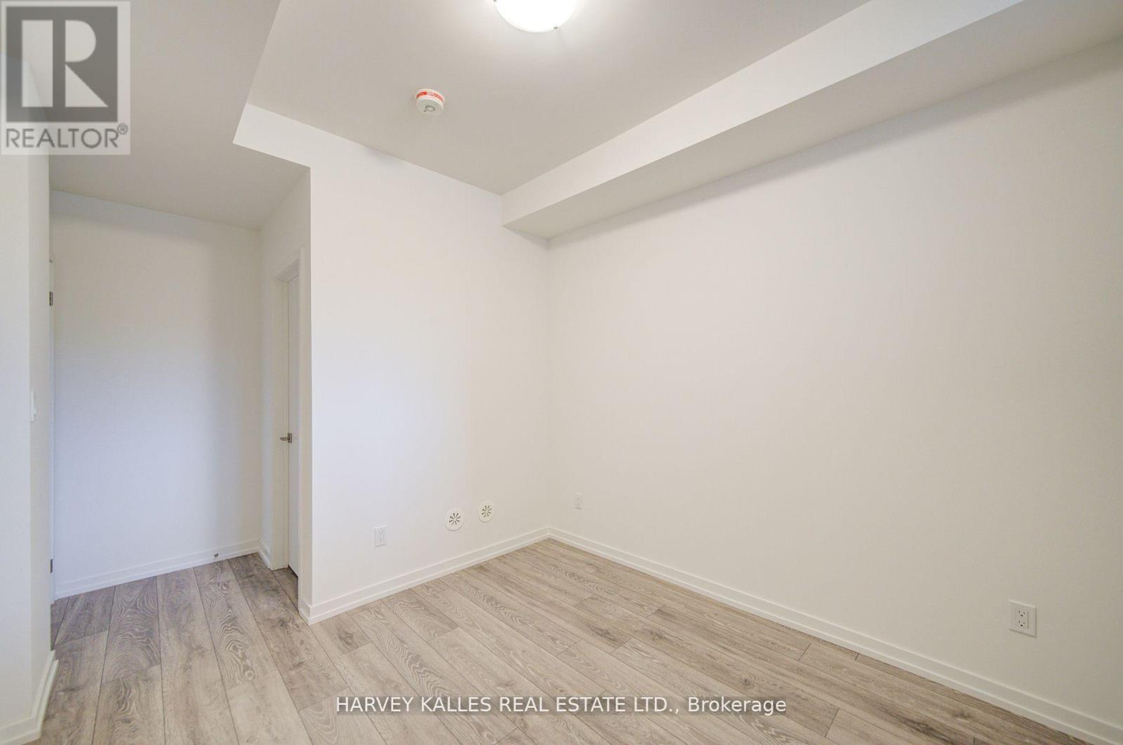 28 - 18 Lytham Green Circle, Newmarket, Ontario L3Y 0H4 - Photo 25 - N13657794
