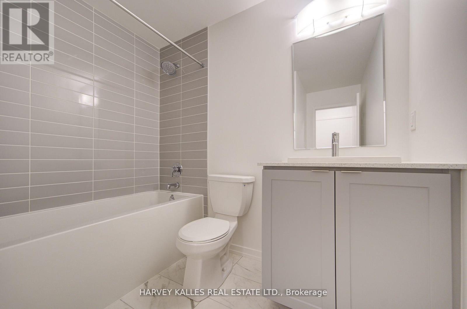28 - 18 Lytham Green Circle, Newmarket, Ontario L3Y 0H4 - Photo 27 - N13657794