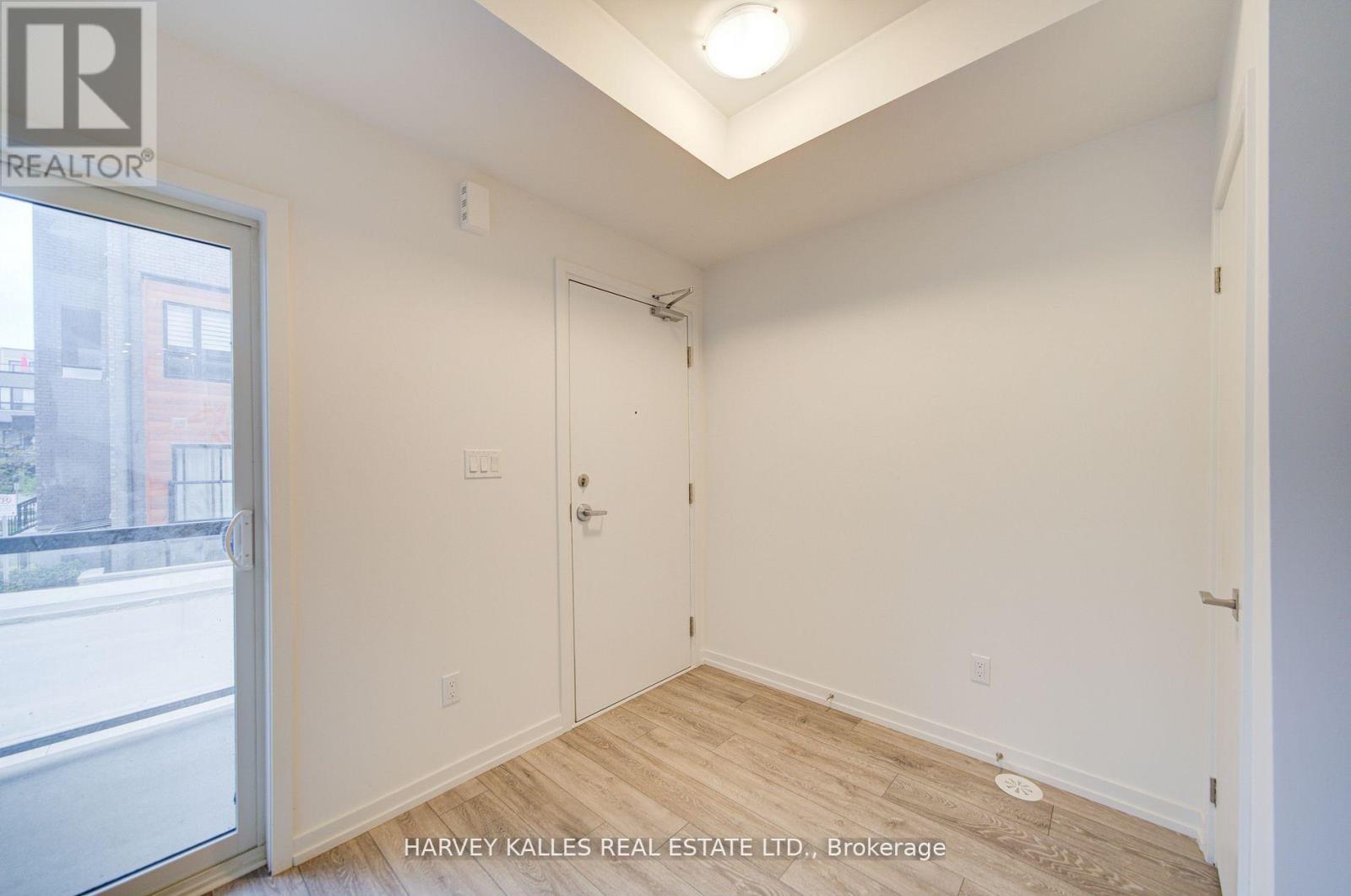 28 - 18 Lytham Green Circle, Newmarket, Ontario L3Y 0H4 - Photo 5 - N13657794