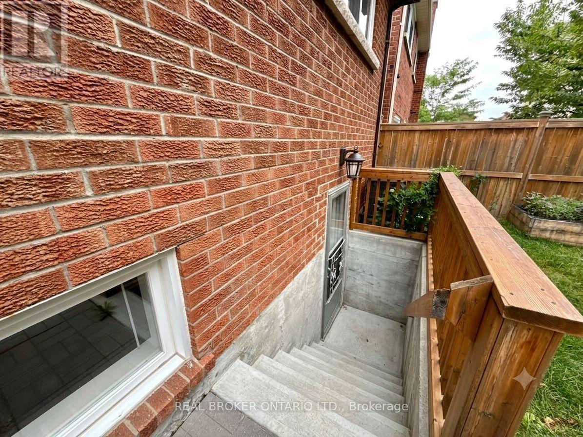 Lower - 5 Twinberry Crescent, Vaughan, Ontario  L4L 3X5 - Photo 17 - N13657808