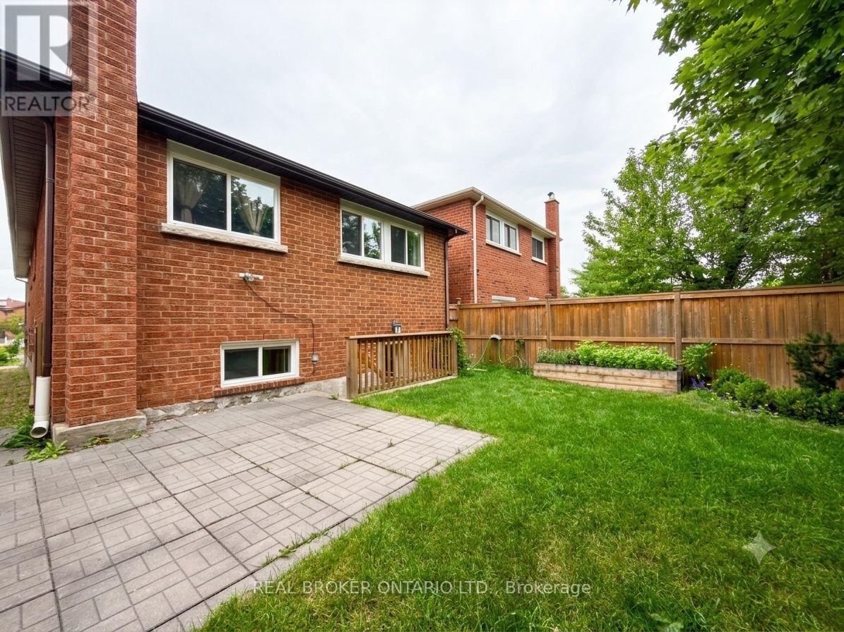 Lower - 5 Twinberry Crescent, Vaughan, Ontario  L4L 3X5 - Photo 18 - N13657808