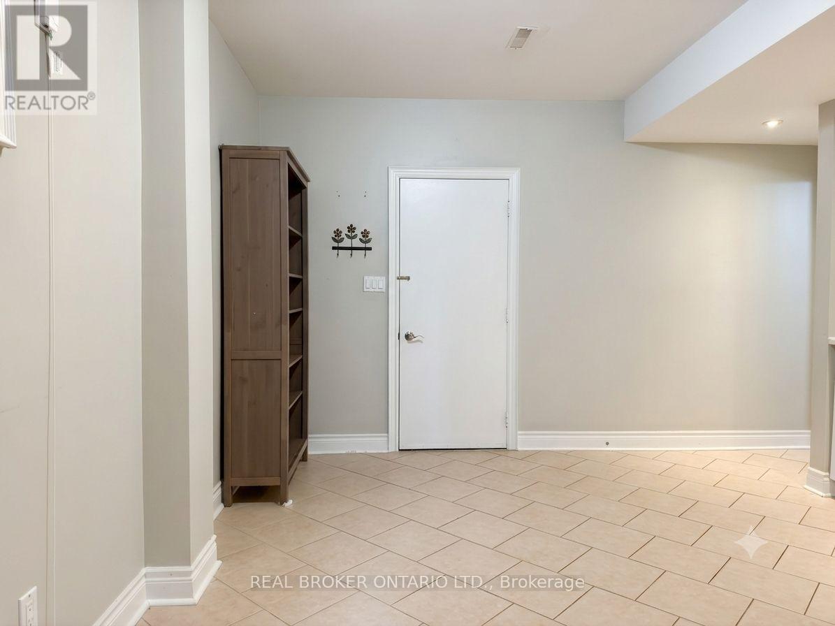 Lower - 5 Twinberry Crescent, Vaughan, Ontario  L4L 3X5 - Photo 3 - N13657808