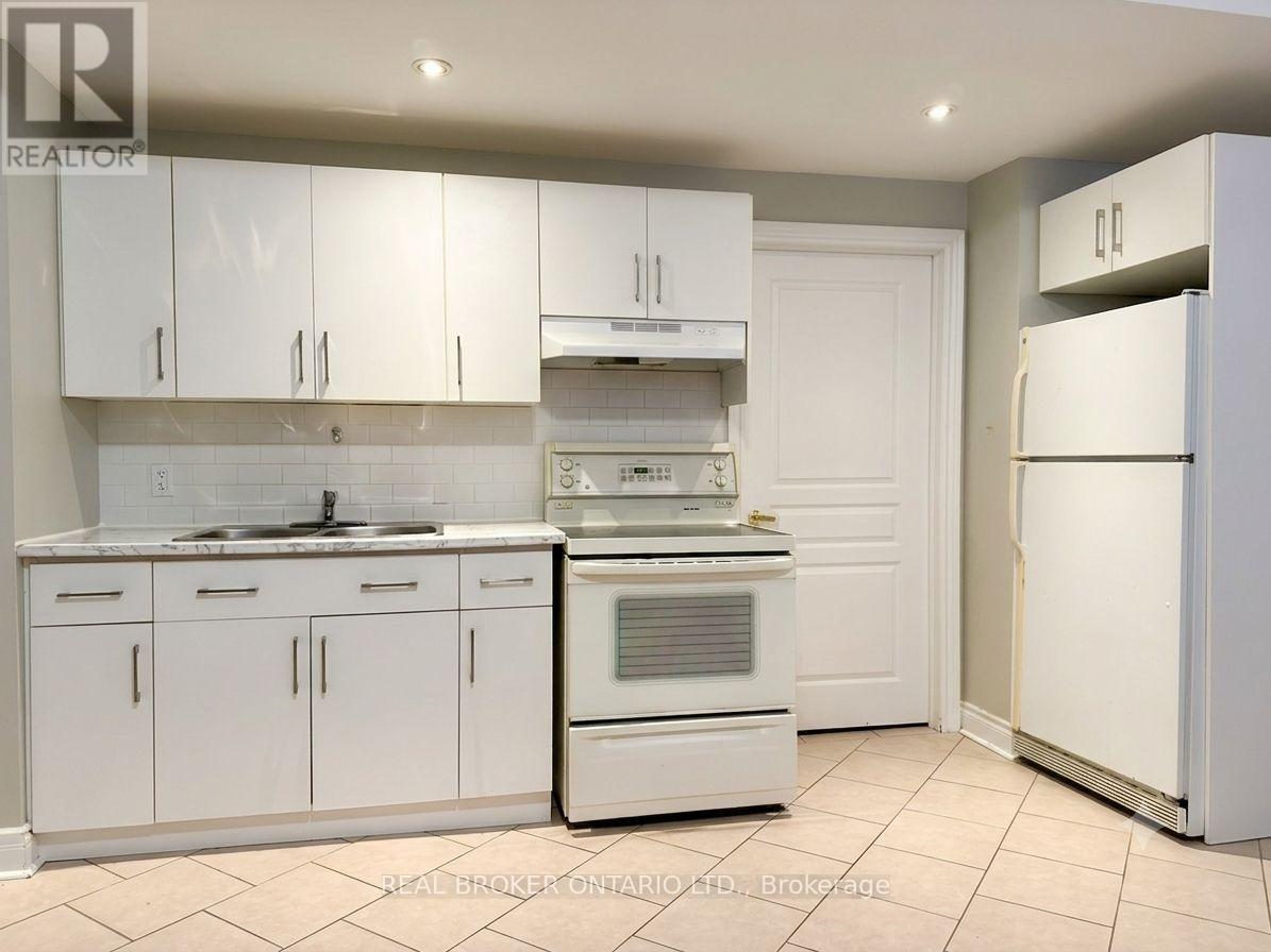 Lower - 5 Twinberry Crescent, Vaughan, Ontario  L4L 3X5 - Photo 6 - N13657808