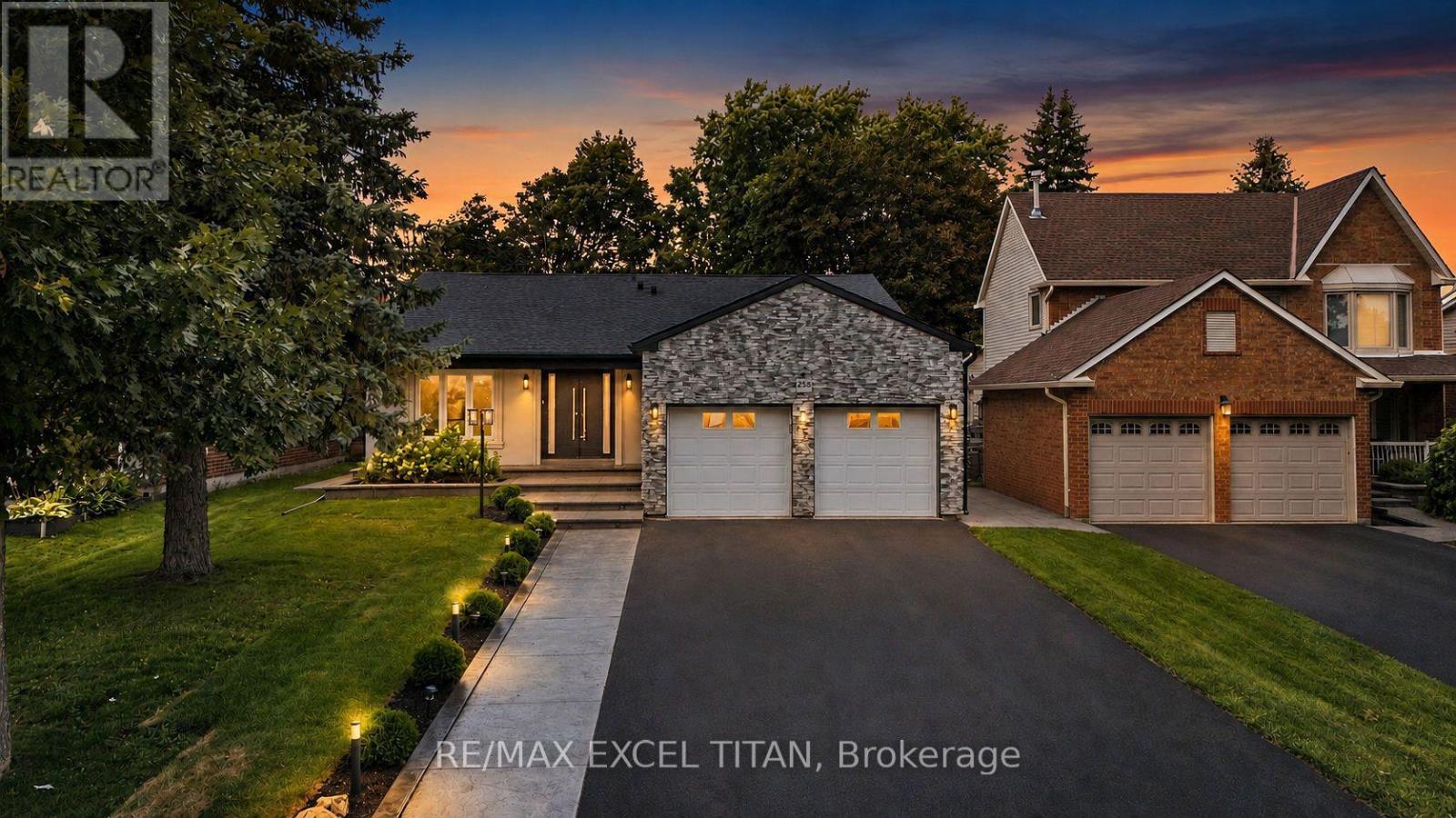 258 GLENWAY CIRCLE, Newmarket, Ontario