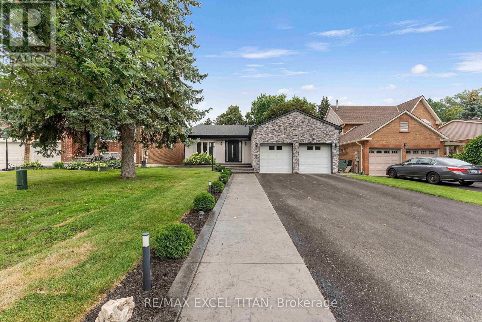 258 Glenway Circle, Newmarket, Ontario  L3Y 7S7 - Photo 3 - N13657838